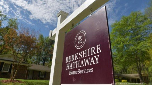Unveiling the Timeless Success Story of Berkshire Hathaway: A Lesson in Long-Term Value Investing